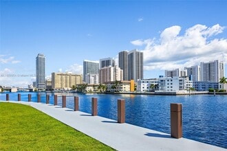 503 Palm Dr in Hallandale Beach, FL - Building Photo - Building Photo