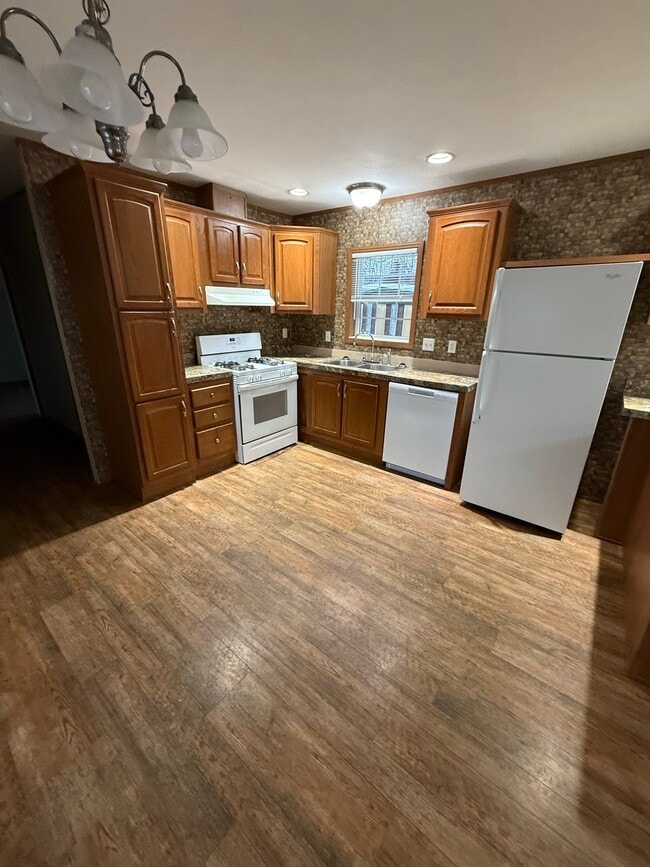 property at 19 Alflo Cir