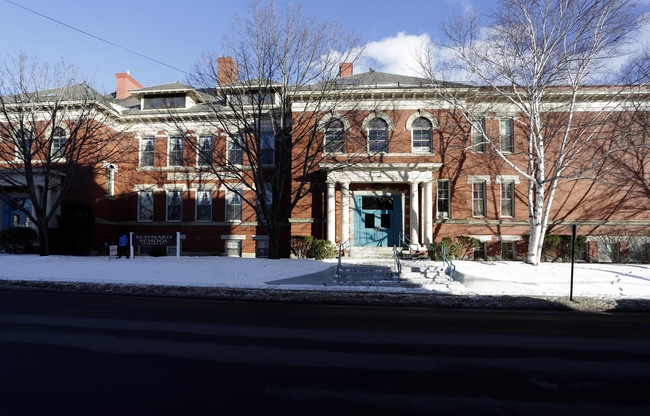 Maynard School Apartments in Manchester, NH - Building Photo - Building Photo