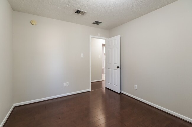 property at 27 S Misty Canyon Pl