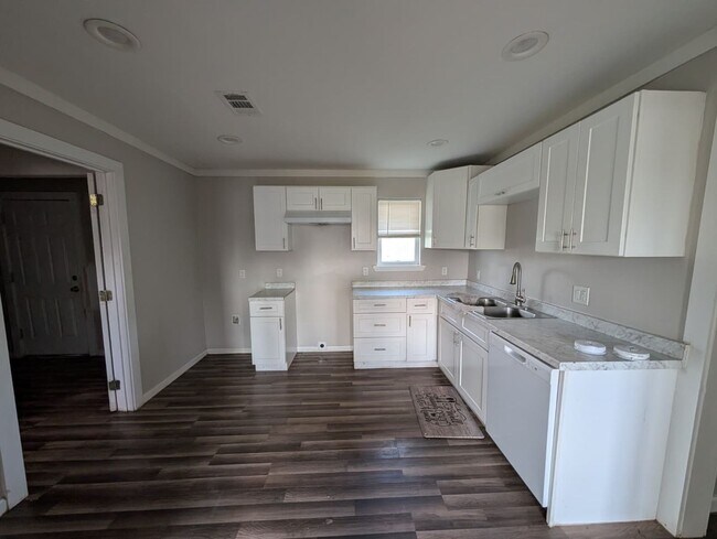 4405 Pradice St in Beaumont, TX - Building Photo - Building Photo