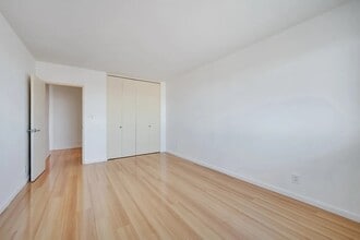 39-65-65 52nd St in Queens, NY - Building Photo - Building Photo