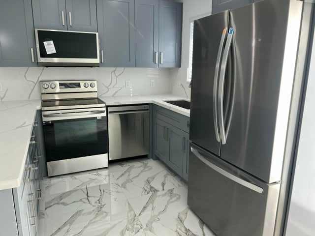 156 NW 15th Ct in Pompano Beach, FL - Building Photo