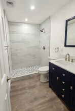 425 NE 109th St in Miami, FL - Foto de edificio - Building Photo