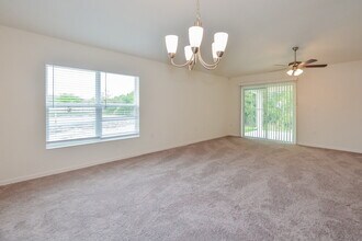 2284 Twin Flower Ln in Sanford, FL - Foto de edificio - Building Photo