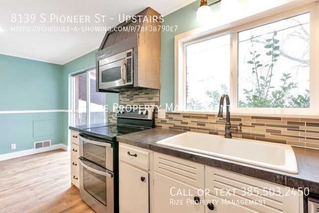 property at 8139 S Pioneer St