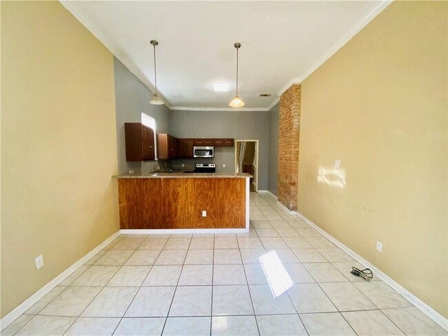 932 Lamanche St, Unit 1 in New Orleans, LA - Building Photo - Building Photo