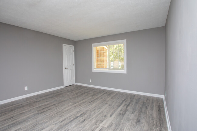 Forest Glen at Newnan in Newnan, GA - Building Photo - Interior Photo