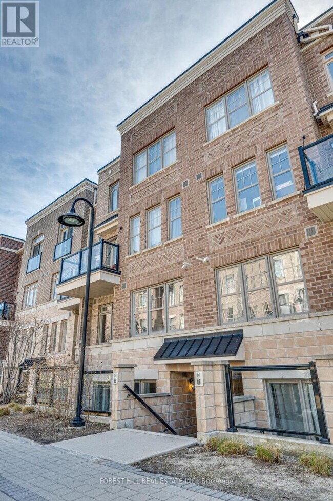 100 Parrotta Dr in Toronto, ON - Building Photo - Building Photo