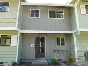 540 N Pine St in Burlington, WA - Building Photo - Building Photo
