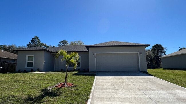 688 Floyd St in Palm Bay, FL - Building Photo - Building Photo