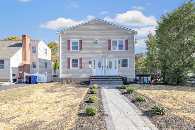 14 Fairview Ave in Norwalk, CT - Building Photo - Building Photo