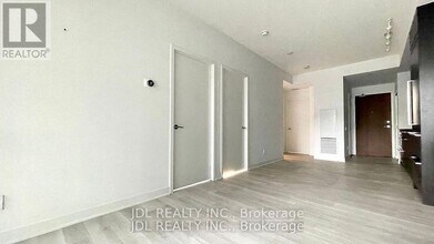 90 Queens Wharf Rd in Toronto, ON - Building Photo - Building Photo