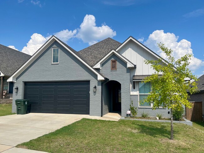 7012 Hillside Ave in Tyler, TX - Building Photo - Building Photo