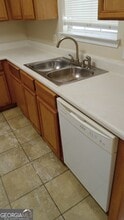 6075 Camden Forrest Dr in Riverdale, GA - Foto de edificio - Building Photo