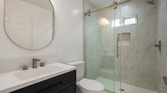 4013 S Harvard Blvd in Los Angeles, CA - Building Photo