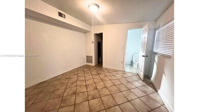 6481 SW 39th Terrace in Miami, FL - Building Photo - Building Photo
