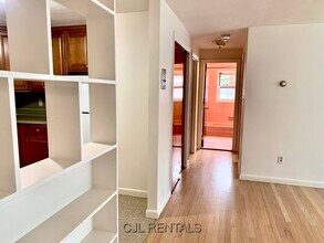 69 Grove St in Arlington, MA - Building Photo - Building Photo