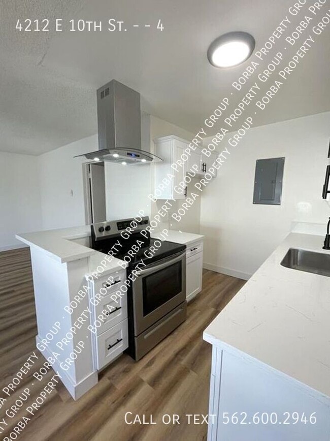 4212 E 10th St in Long Beach, CA - Building Photo - Building Photo