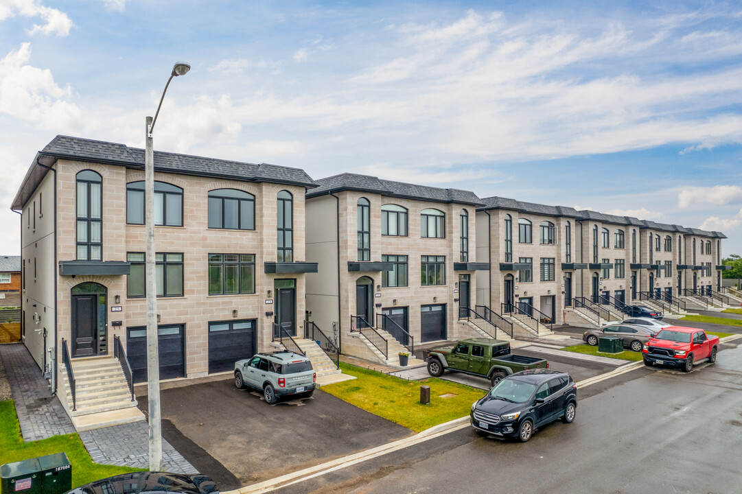 The Homes of St. Gaspar in Toronto, ON - Building Photo