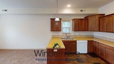 1100 S College Ave in College Place, WA - Building Photo - Building Photo