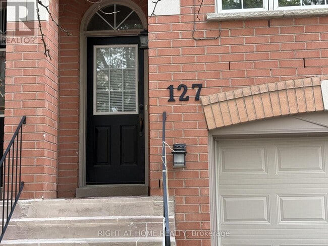 property at 5030 Heatherleigh Ave