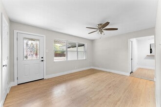 12721 Dodson St in Balch Springs, TX - Foto de edificio - Building Photo