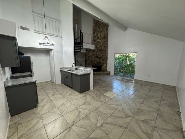 12347 W Village Dr in Houston, TX - Building Photo - Building Photo