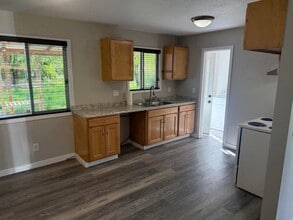 1026 SE 196th Ave in Portland, OR - Building Photo - Building Photo
