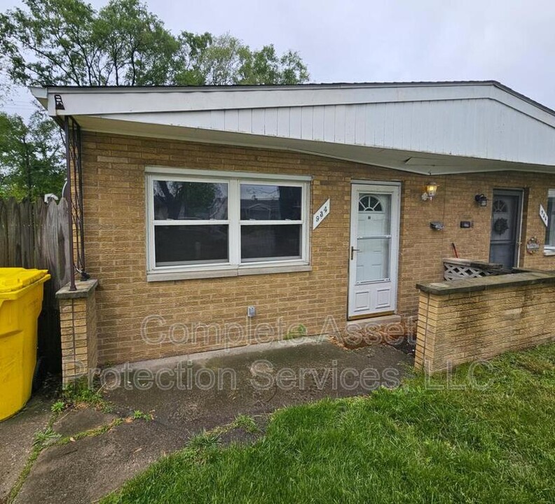934 N Wood St in Griffith, IN - Building Photo