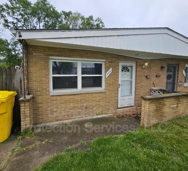 property at 934 N Wood St