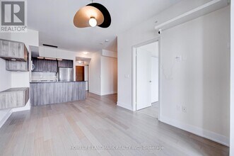 20-2620 Shore Breeze Dr in Toronto, ON - Building Photo - Building Photo