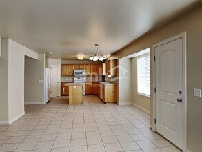 856 E 2150 S in Clearfield, UT - Foto de edificio - Building Photo