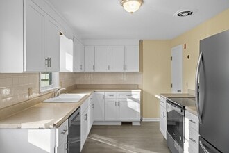 33 Park Dr in Woburn, MA - Building Photo - Building Photo