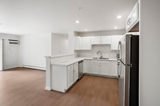 Legacy Park Apartments in Neenah, WI - Foto de edificio - Building Photo