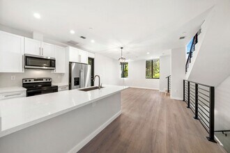 1251 SW 3rd St in Miami, FL - Building Photo - Building Photo