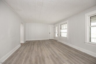 15409 Grovewood Ave in Cleveland, OH - Building Photo - Building Photo