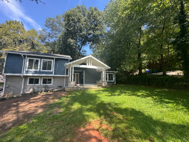 1621 Northlake Springs Ct