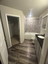 530 Woodcreek Lp in Lowell, AR - Building Photo - Building Photo