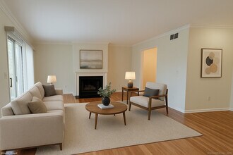 825 Hope St in Stamford, CT - Building Photo - Building Photo
