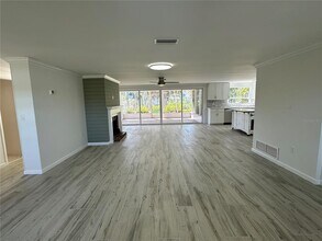 812 Bayview Dr in Nokomis, FL - Building Photo - Building Photo