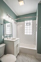 1028 E Pearson St, Unit 1030 in Milwaukee, WI - Building Photo
