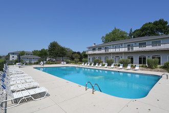 Hampton Ridge in Rockford, IL - Foto de edificio - Building Photo