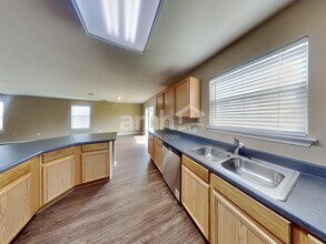 5325 Mathra Dr in Del Valle, TX - Building Photo - Building Photo