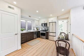 2 Bedroom and 1 Bathroom Upper Floor Unit in Toronto, ON - Building Photo - Building Photo