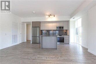 133-B0133 Bronte Rd in Oakville, ON - Building Photo - Building Photo