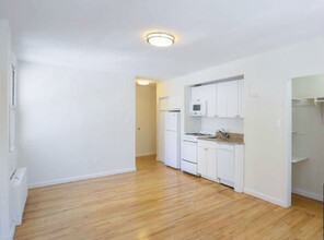 260 W 27th St in New York, NY - Building Photo - Building Photo