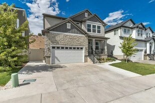 1316 W Quailhill Rd in Saratoga Springs, UT - Building Photo