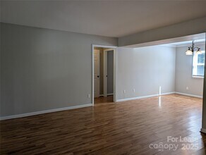 5823 Rimerton Dr in Charlotte, NC - Building Photo - Building Photo