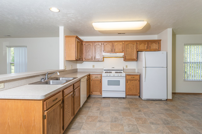 Willowbrook Senior Apartments* in Ashtabula, OH - Building Photo - Interior Photo